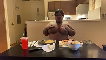 Thelma'S Culinary Skills Turn Thanksgiving Into A Wild Ride