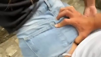 فيديو Pov للهواة الذين تم التحقق منهم لدعوة قريبة للمراهقين في الأماكن العامة