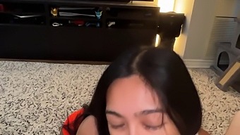 Exclusive Cumshot On A Natural Hooters Waitress'S Backside!