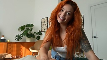 La Pelirroja Natural Sinatra Monroe Quiere Hacer Una Cinta Sexual Para Su Novio Cornudo En El Gimnasio.